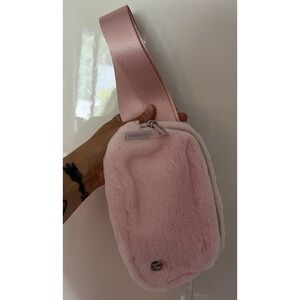 NWT Lululemon Everywhere Belt Bag Pink Mist Plush Fleece Crossbody Fanny Pack